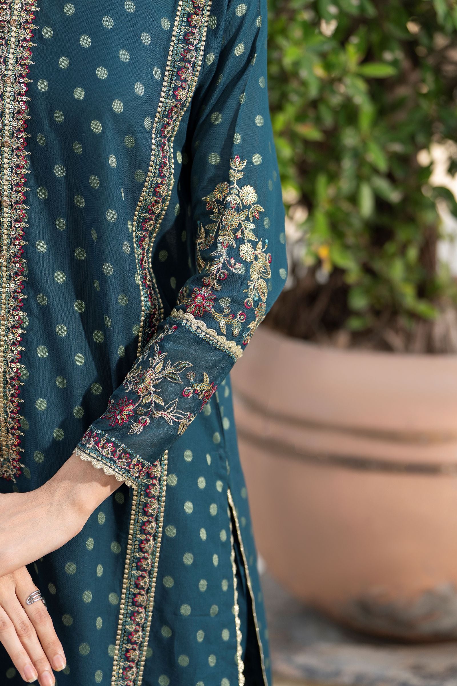 Motif Embroidered Jacquard Suit-011 - Image 3