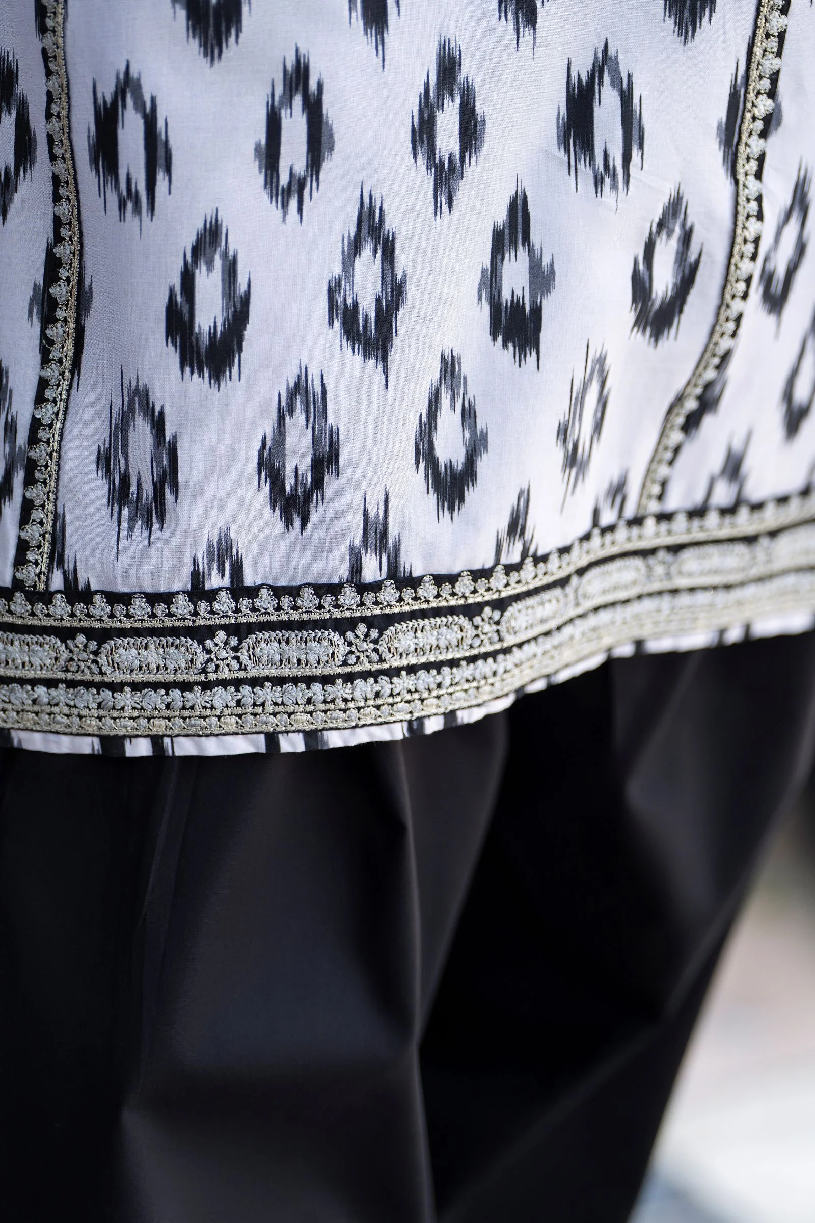 Motif Girls Embroidered Cambric Suit-061 - Image 4