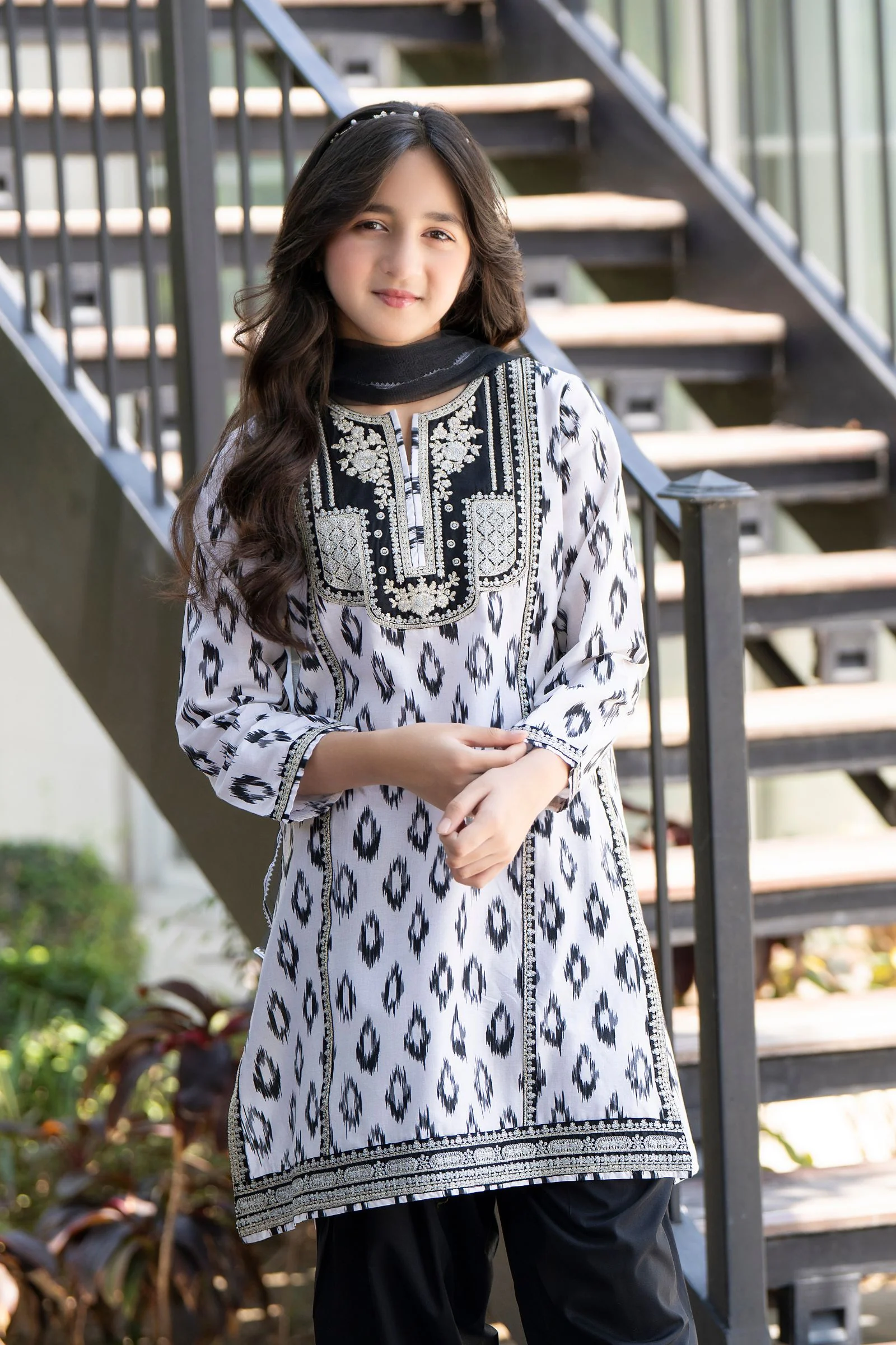 Motif Girls Embroidered Cambric Suit-061 - Image 6