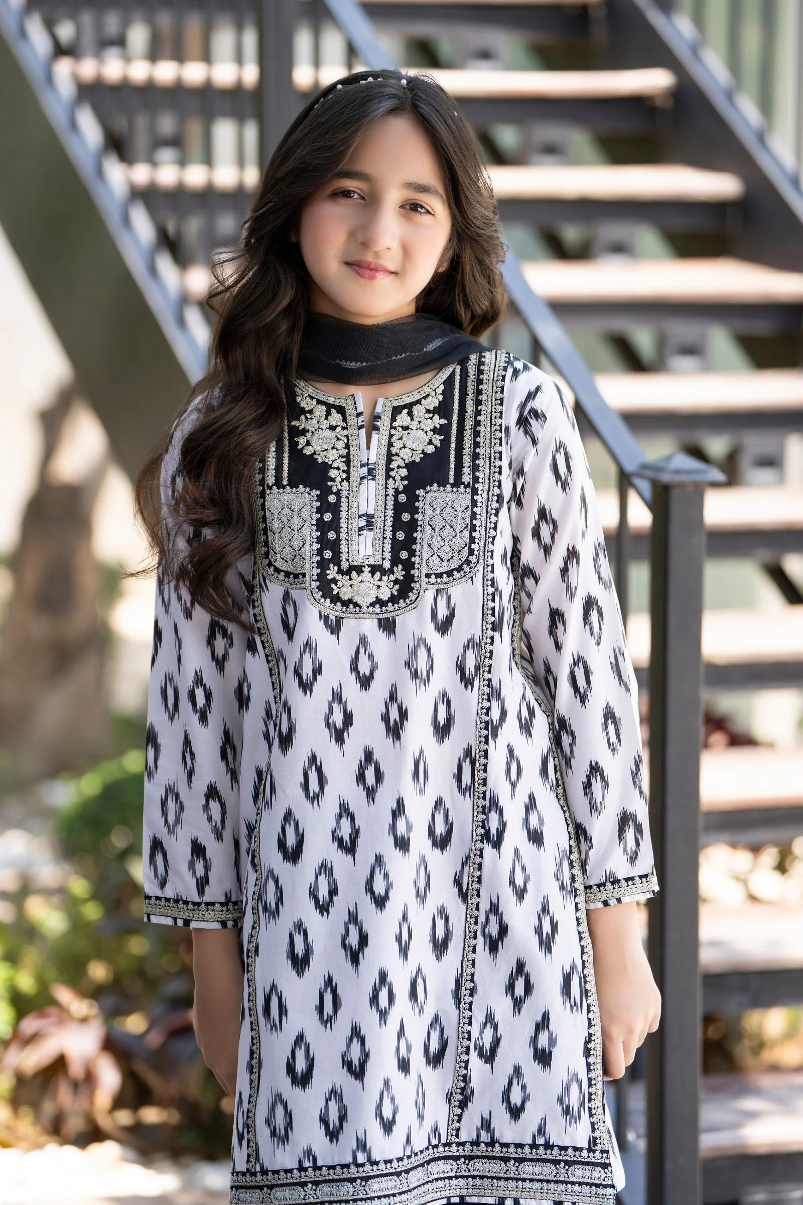 Motif Girls Embroidered Cambric Suit-061 - Image 7