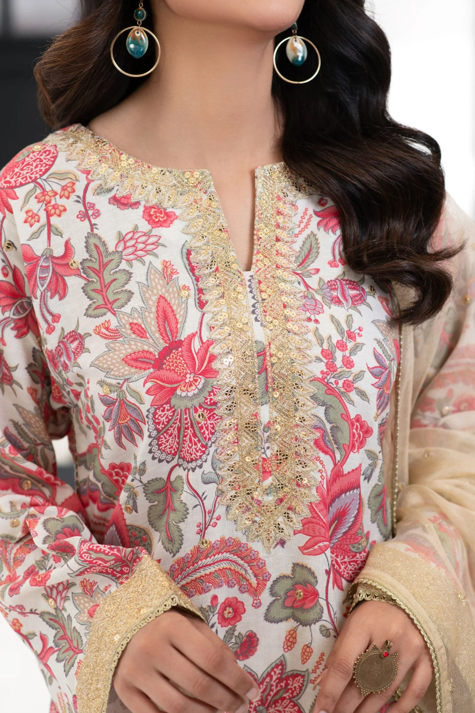 Motif Karandi Embroidered Suit-055 - Image 4