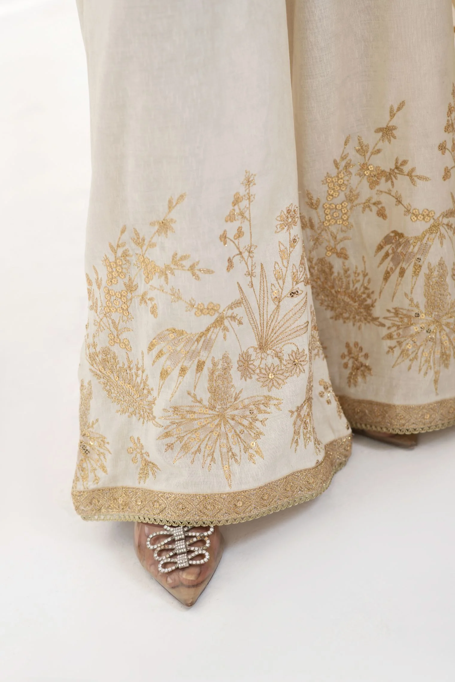 Motif Karandi Embroidered Suit-055 - Image 5