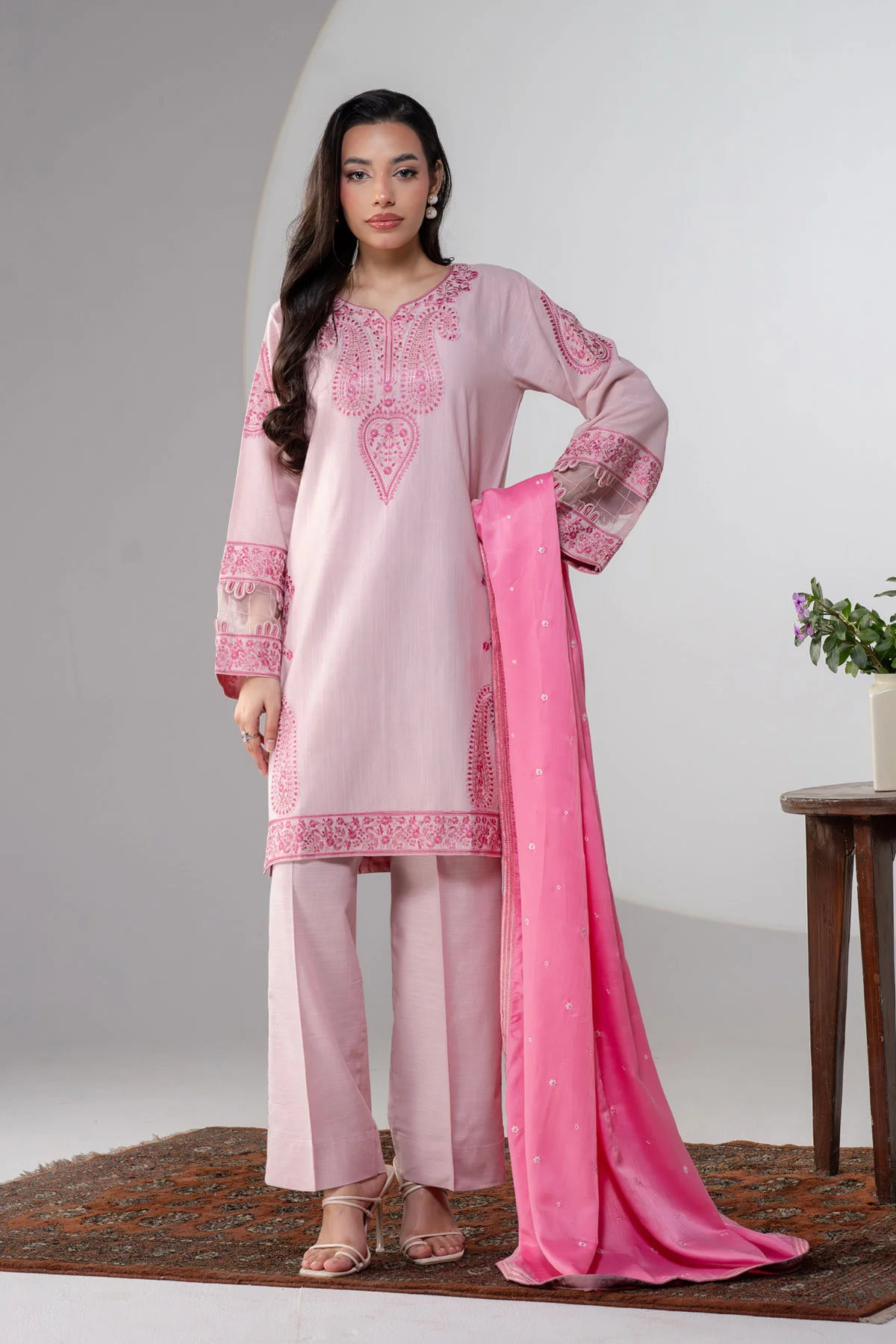 Motif Khaddar Embroidered Suit-068