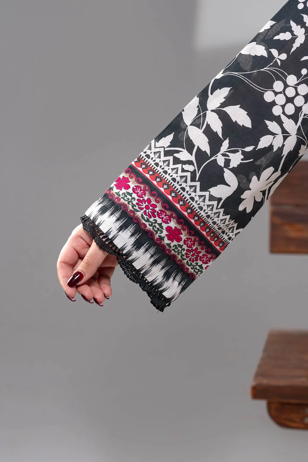 MOTIF KHADDAR PRINTED SUIT-009 - Image 3