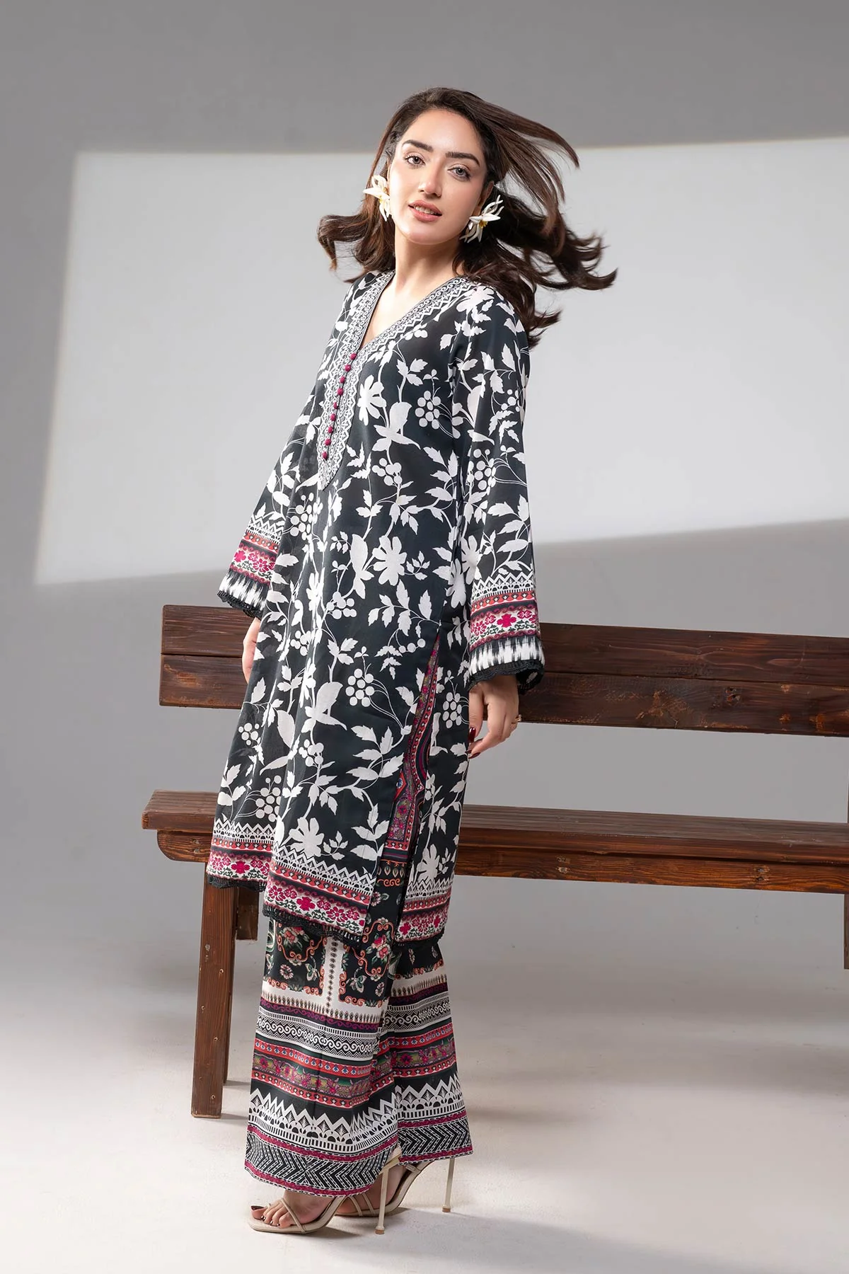 MOTIF KHADDAR PRINTED SUIT-009 - Image 4