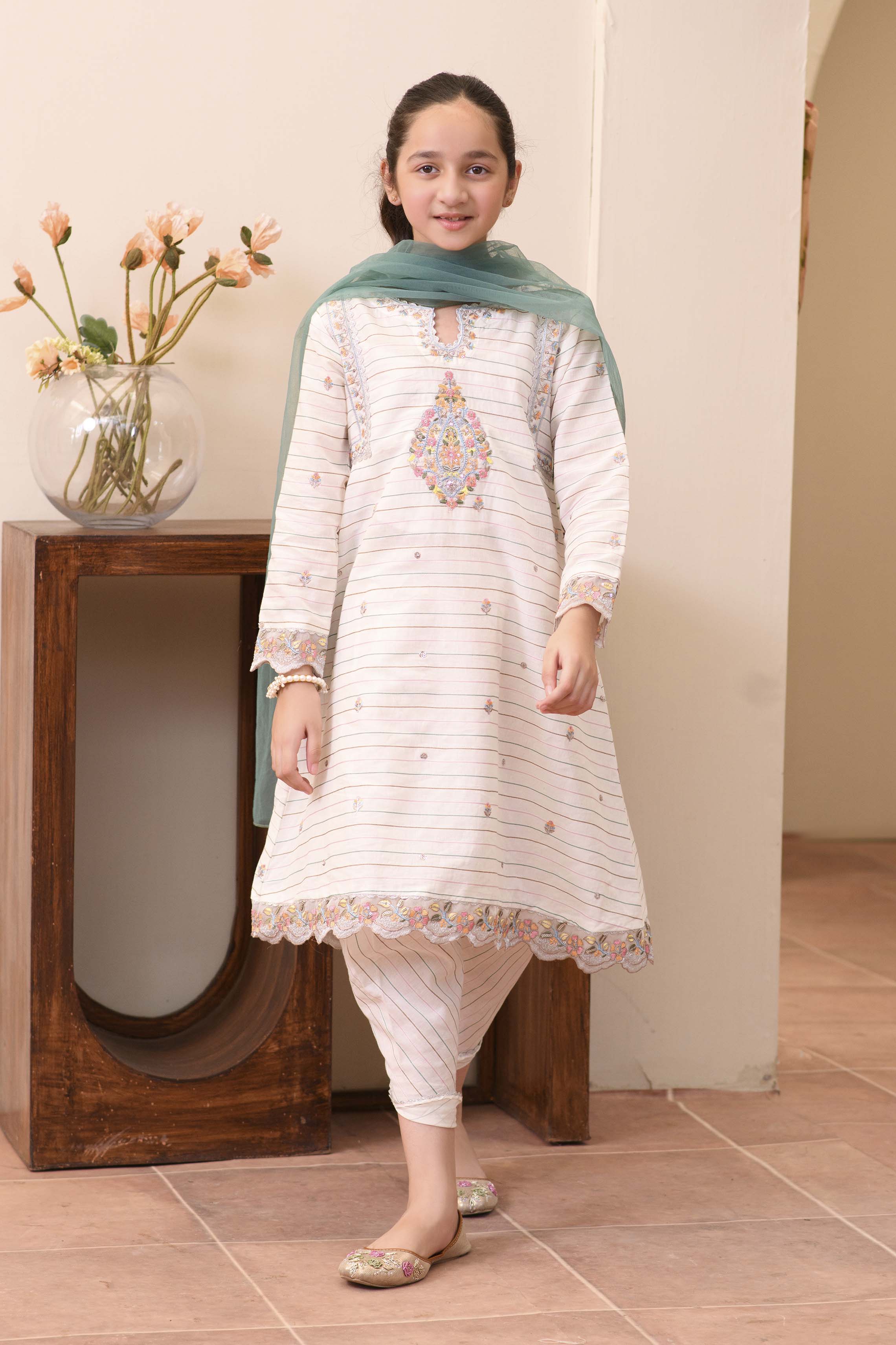 Motif Kids Embroidered Suit-004