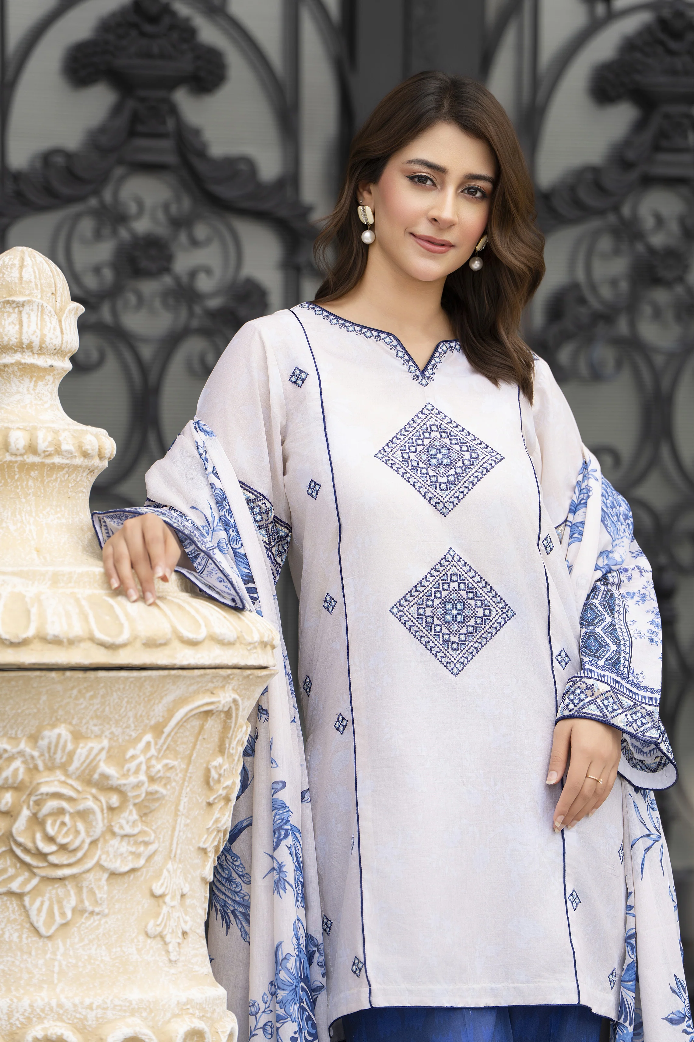 Motif Lawn Embroidered Suit-001 - Image 4