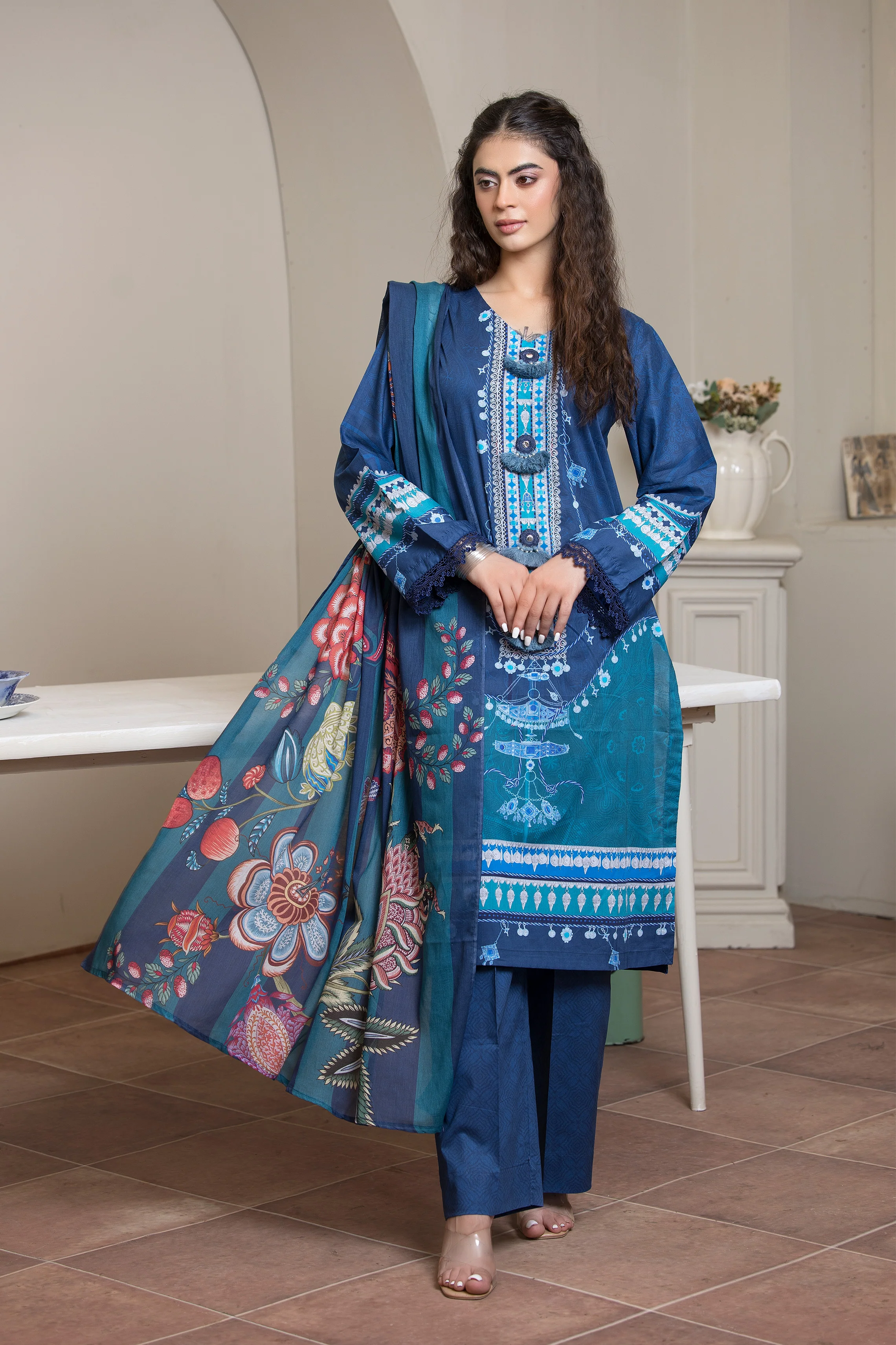Motif Lawn Printed Suit-015 - Image 4