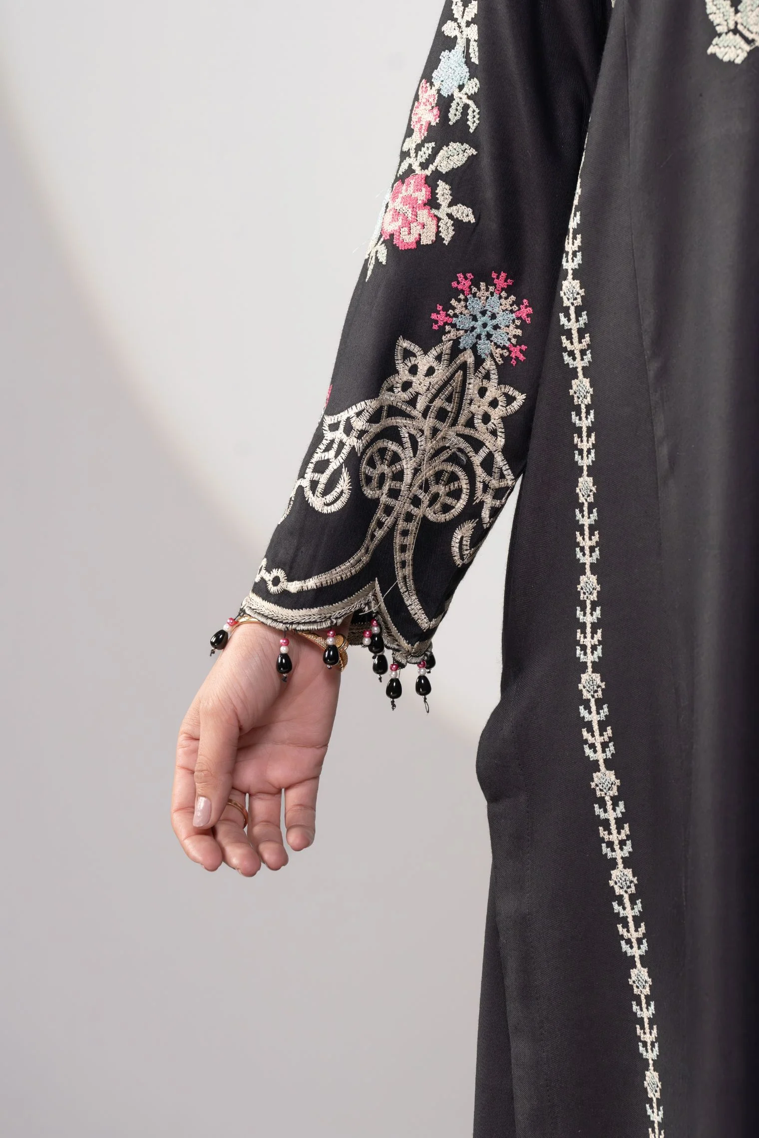 MOTIF MARINA EMBROIDERED SUIT-3933 - Image 5