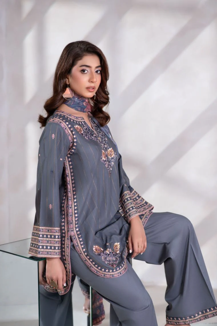 Motif Mesori Embroidered Suit-003 - Image 7