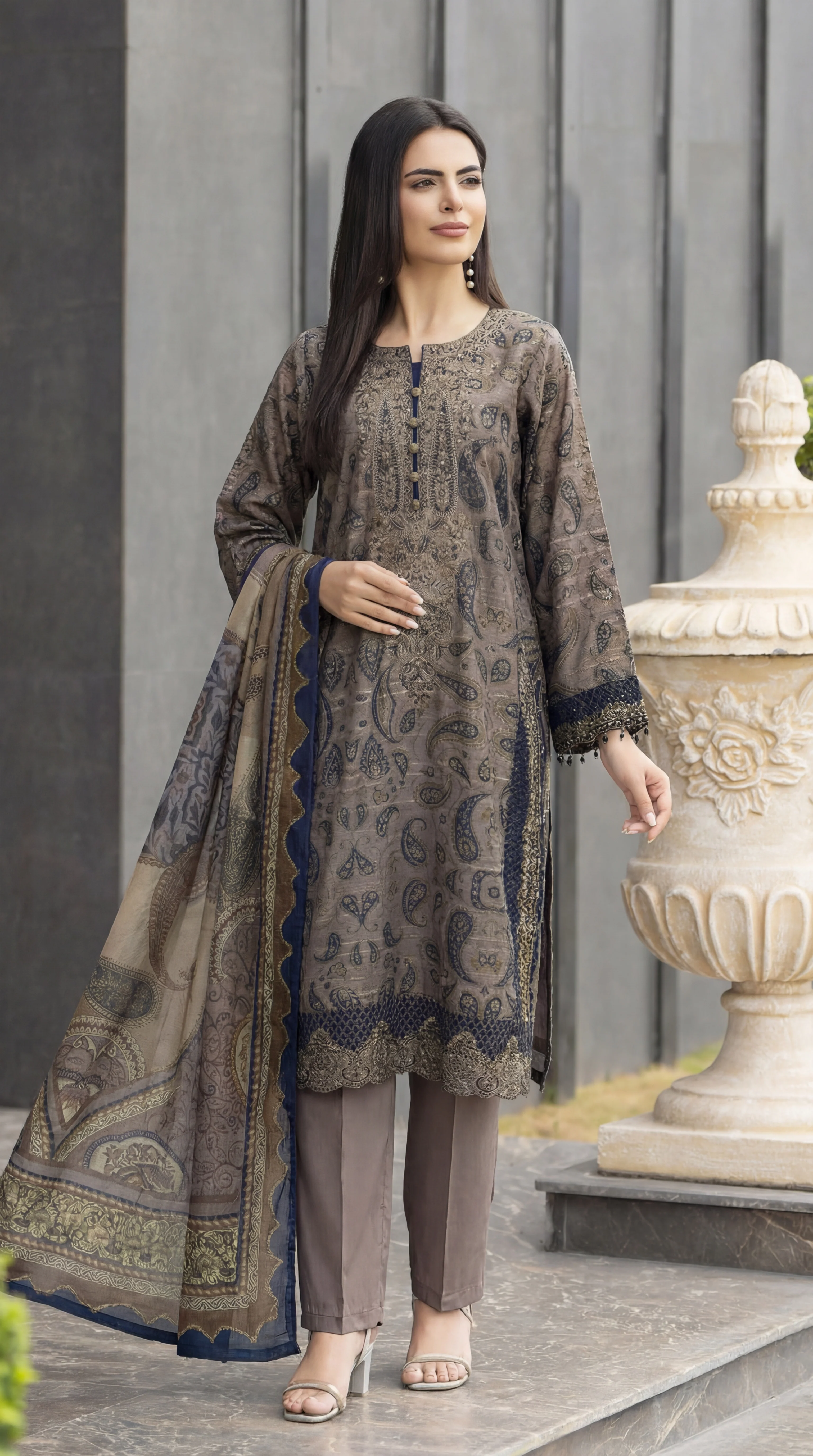 Motif Munar Embroidered suit-3986