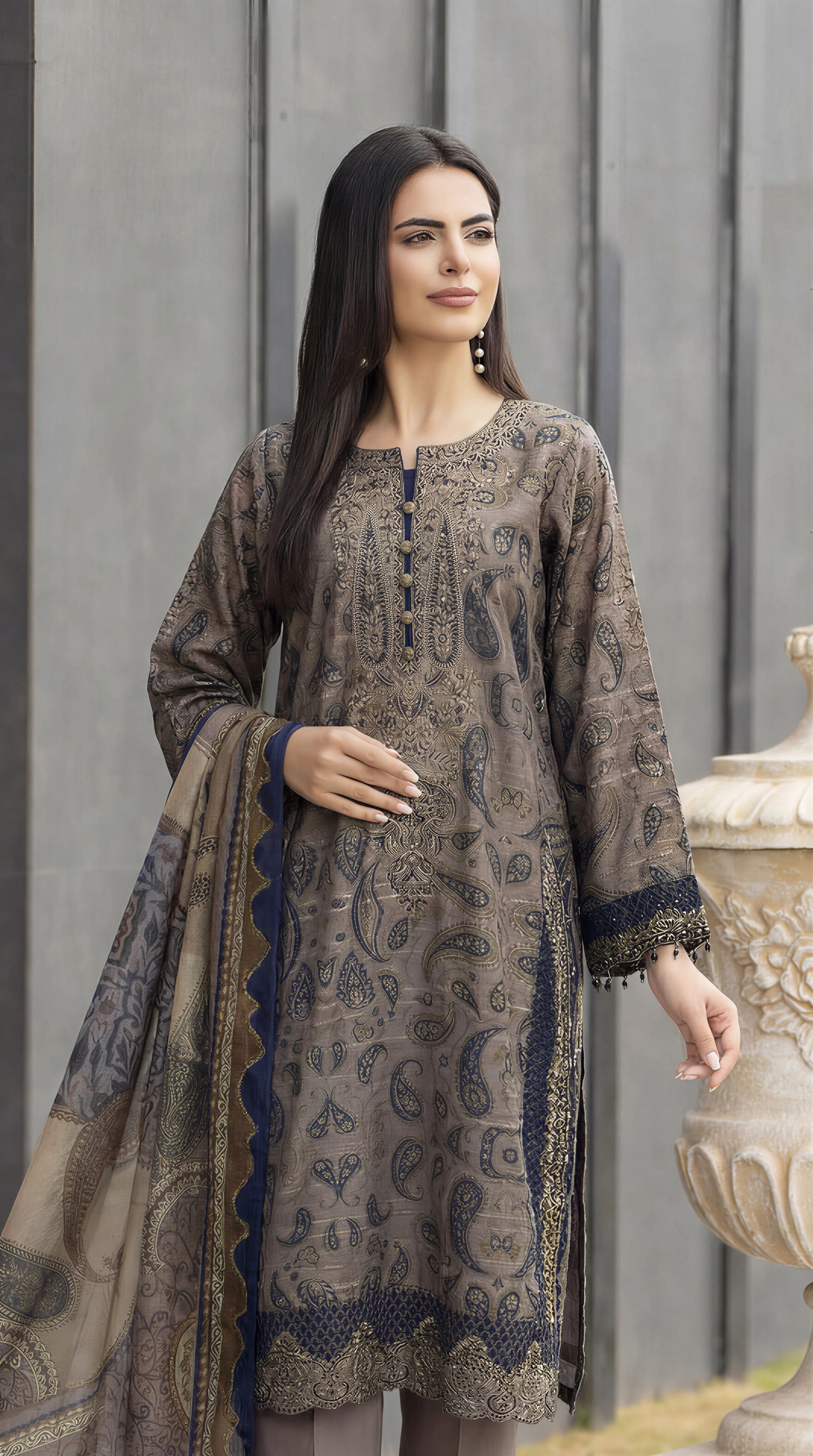 Motif Munar Embroidered suit-3986 - Image 2