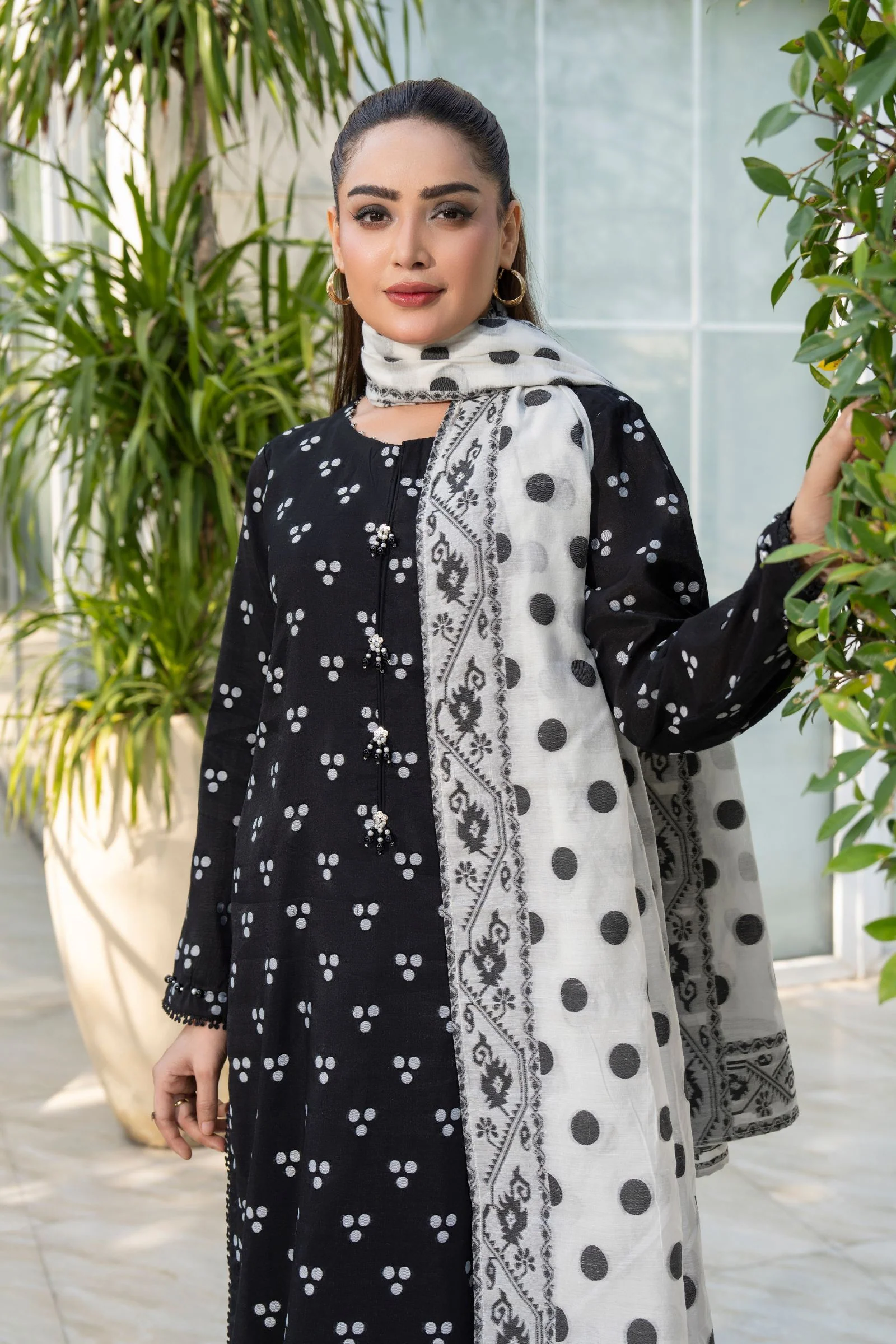 Motif Printed Lawn Suit-3991 - Image 3
