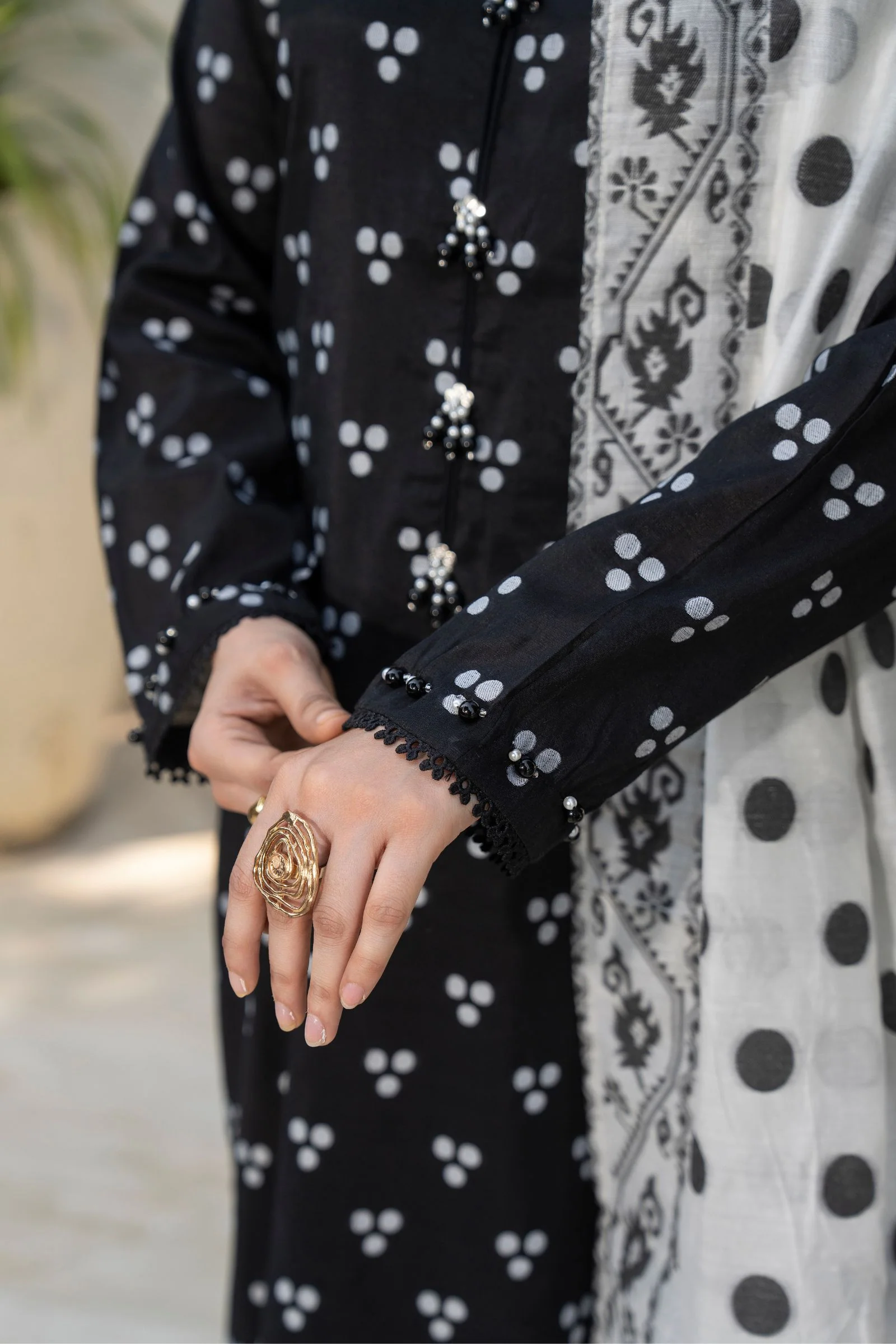 Motif Printed Lawn Suit-3991 - Image 5